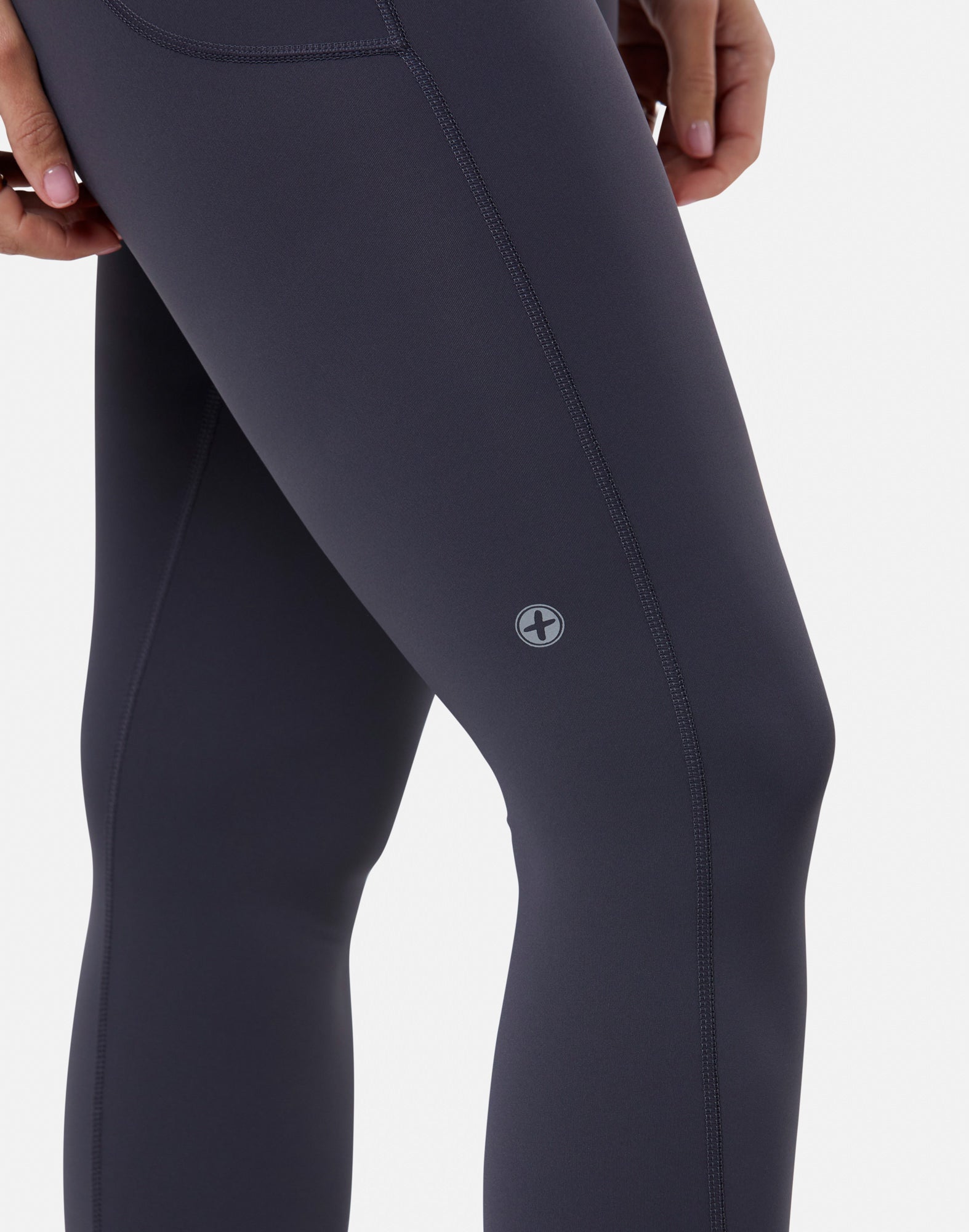 Relentless 7/8 Legging in Midnight Grey